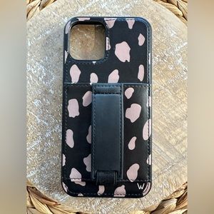 Walli iPhone 12/12 pro case in Geometric Cheetah pattern